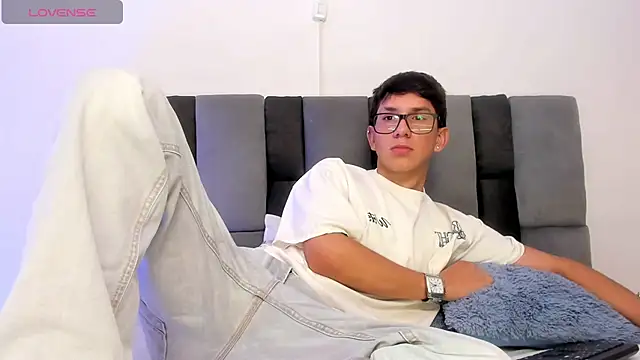 Adrien silex online show from April 15, 2026, 4:55 pm