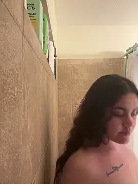 Islandmamita online show from June 12, 2026, 5:38 am
