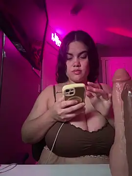 Islandmamita online show from June 9, 2026, 4:46 am