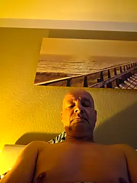 Snapshot of mannohmann5 chatting on June 20, 2026, 5:56 am mannohmann5 online show from June 20, 2026, 5:56 am