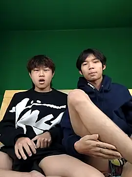 -OvO- online show from May 6, 2026, 1:26 pm