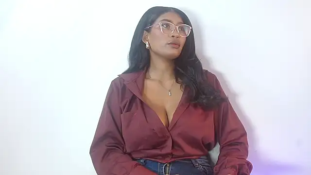 ALISSA SMITH  online show from April 28, 2026, 1:26 pm