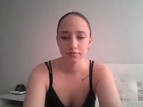 Snapshot of DarkMirel chatting on April 28, 2026, 1:26 pm DarkMirel online show from April 28, 2026, 1:26 pm