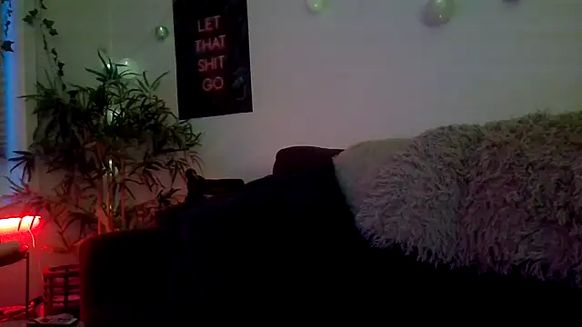 shyhornymommy online show from May 3, 2026, 11:52 pm