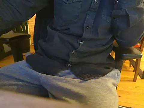 the big white cock fr online show from April 13, 2026, 9:41 pm