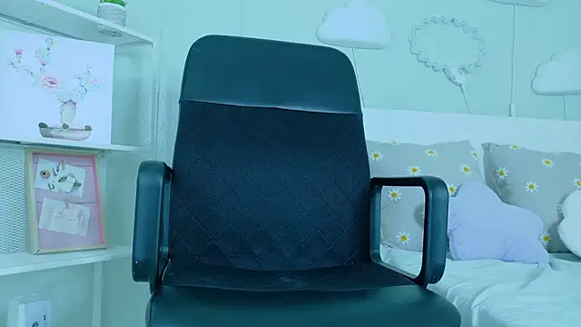  SamyTaylor  online show from April 17, 2026, 12:30 pm