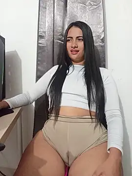 DaniellaGiraldo online show from June 30, 2026, 1:44 pm