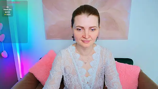 Liza  Evans online show from June 15, 2026, 2:01 am