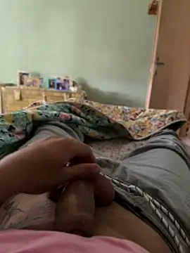 sKizzo69  online show from April 15, 2026, 10:32 am