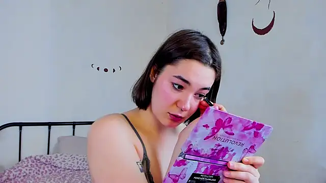 LiyaFly online show from May 18, 2026, 5:45 am