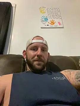 phattyluv89 online show from April 25, 2026, 2:14 am