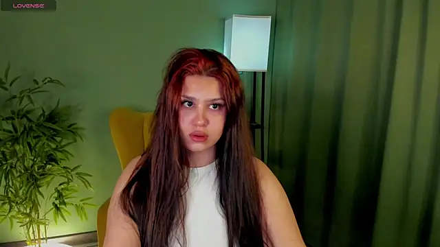 nicolewoss online show from April 19, 2026, 4:13 am