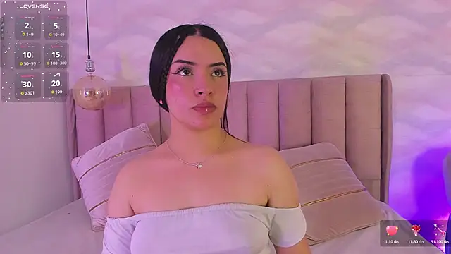 im miaadoll online show from April 23, 2026, 1:02 pm