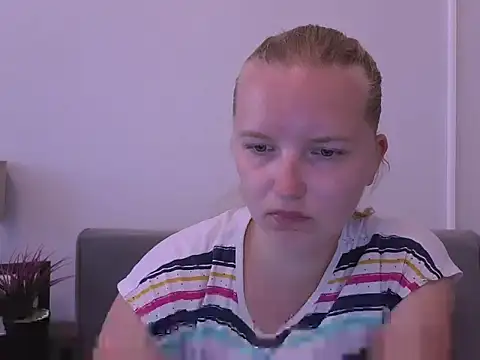 Snapshot of RoseTeacherX chatting on June 30, 2026, 7:30 am RoseTeacherX online show from June 30, 2026, 7:30 am