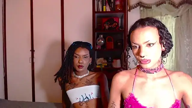 ZorraRojaa online show from July 29, 2026, 8:08 pm