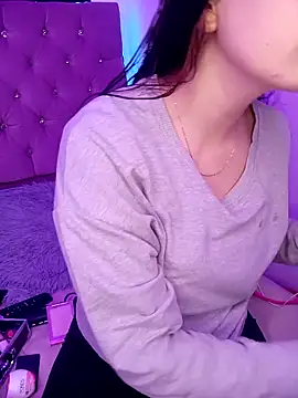 mia naturall online show from April 17, 2026, 9:39 pm