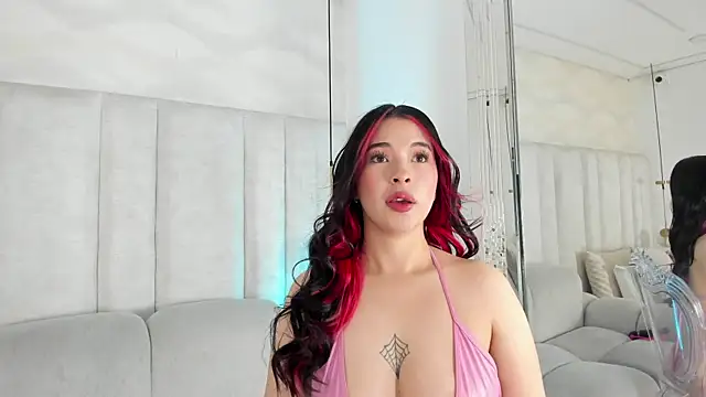 Snapshot of imnikaa_ chatting on May 7, 2026, 4:06 am imnikaa online show from May 7, 2026, 4:06 am