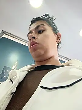 Snapshot of SOFIA-11_ chatting on June 11, 2026, 12:46 pm SOFIA-11 online show from June 11, 2026, 12:46 pm