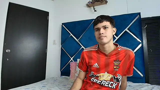 EdwinBoys online show from June 6, 2026, 1:49 pm