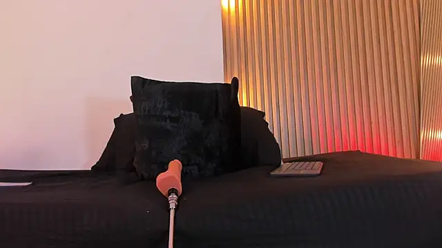 Snapshot of Violeta_queen1 chatting on June 3, 2026, 2:33 pm Violeta queen1 online show from June 3, 2026, 2:33 pm