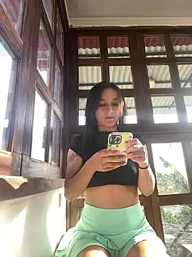 scorpi dahia27 online show from April 18, 2026, 9:37 pm