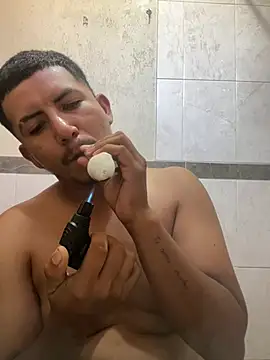 Alcantar01 online show from May 31, 2026, 3:07 pm