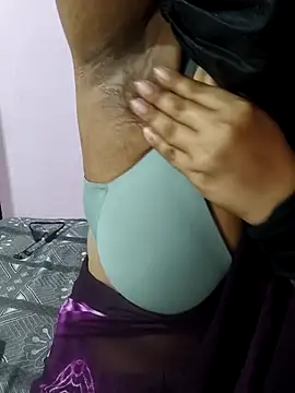 sweetylove01 online show from August 5, 2026, 6:13 pm