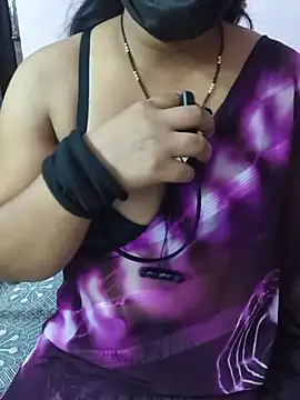 sweetylove01 online show from July 16, 2026, 5:21 pm