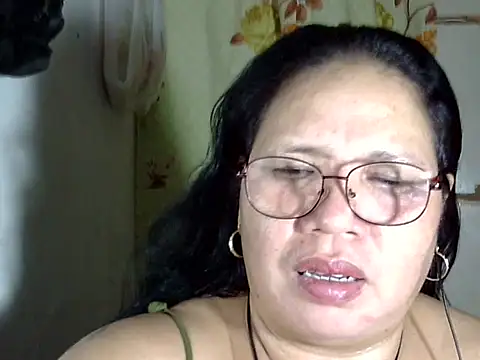 HottyCurlyPeanut online show from May 10, 2026, 5:11 am