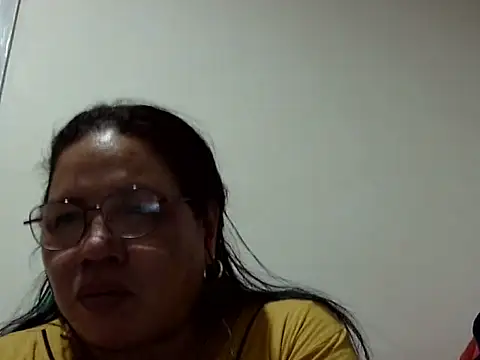 HottyCurlyPeanut online show from April 15, 2026, 4:55 pm