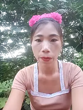 Snapshot of Elena_Mia chatting on July 6, 2026, 10:45 pm Elena Mia online show from July 6, 2026, 10:45 pm