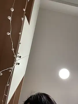 cutelingling01 online show from April 22, 2026, 12:45 pm