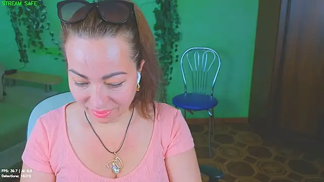 Zoe Zephyr online show from July 2, 2026, 6:08 am