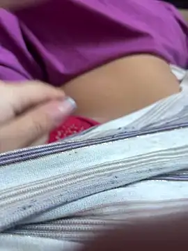 novinhahot18 online show from April 19, 2026, 3:46 pm