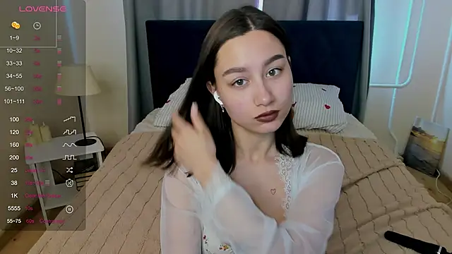 AndreaJohnsons online show from June 5, 2026, 8:09 am