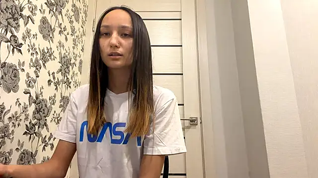 VolatileDear online show from April 15, 2026, 4:44 pm