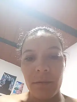 LunaArias online show from May 31, 2026, 2:23 pm