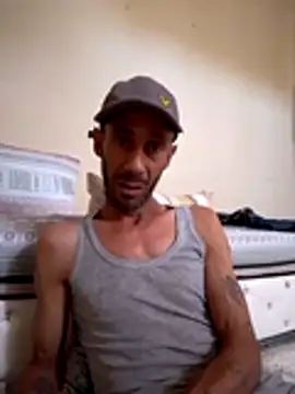 Snapshot of walide400 chatting on June 24, 2026, 4:16 pm walide400 online show from June 24, 2026, 4:16 pm