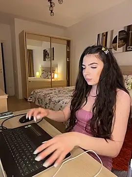 CandyElla  online show from June 10, 2026, 5:58 pm