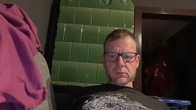 Snapshot of o_florian_o1 chatting on May 20, 2026, 7:33 pm o florian o1 online show from May 20, 2026, 7:33 pm