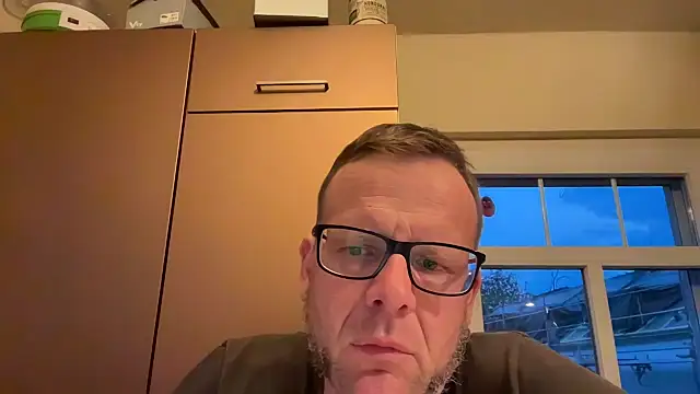 Snapshot of o_florian_o1 chatting on May 5, 2026, 6:44 pm o florian o1 online show from May 5, 2026, 6:44 pm
