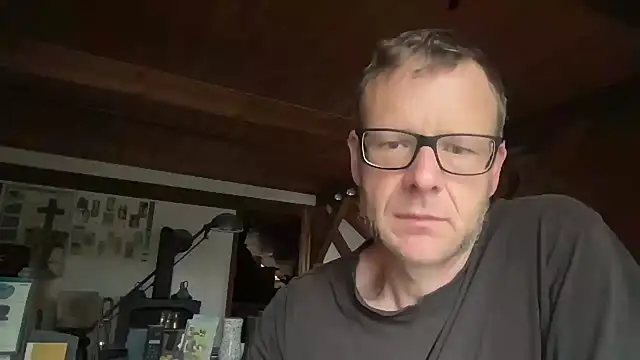 Snapshot of o_florian_o1 chatting on June 5, 2026, 5:34 am o florian o1 online show from June 5, 2026, 5:34 am