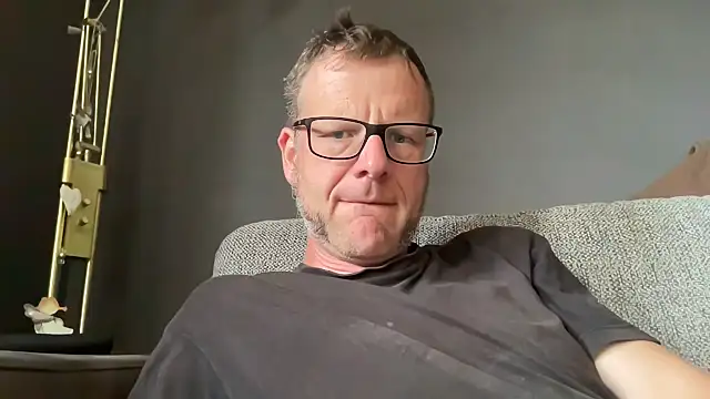 Snapshot of o_florian_o1 chatting on June 4, 2026, 10:53 am o florian o1 online show from June 4, 2026, 10:53 am
