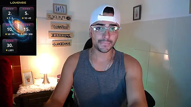 Snapshot of andders_ chatting on May 23, 2026, 12:53 am andders online show from May 23, 2026, 12:53 am