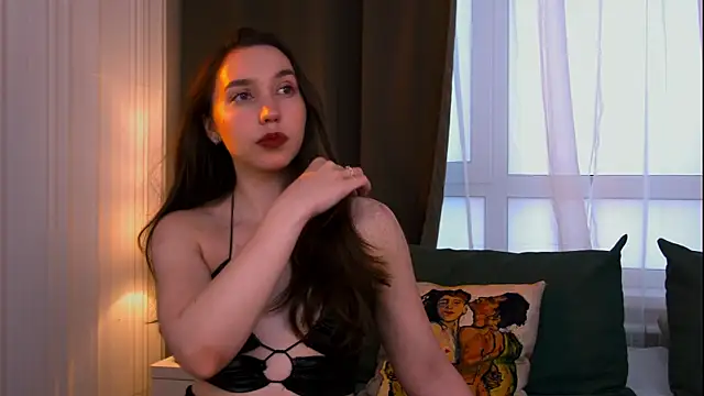 Snapshot of Suzaneey chatting on July 5, 2026, 4:19 am Suzaneey online show from July 5, 2026, 4:19 am