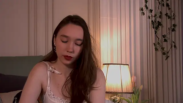Suzaneey online show from May 9, 2026, 6:44 pm