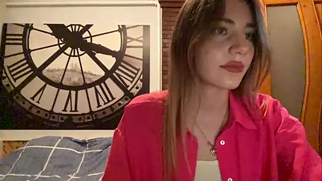simmisweet online show from July 19, 2026, 6:15 pm