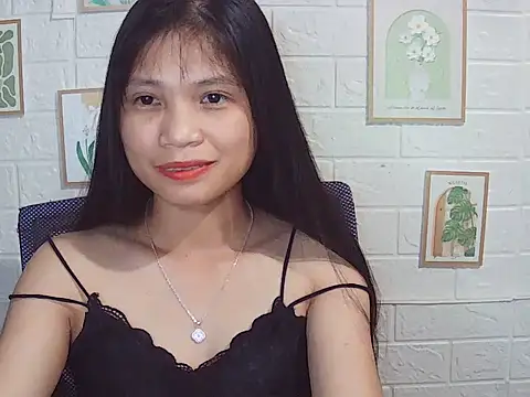 -Lucie-e online show from May 18, 2026, 4:12 pm