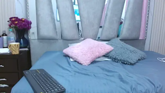 CarlaSpenser online show from April 22, 2026, 3:13 am