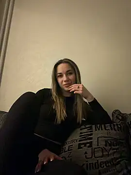 LeraTera154 online show from April 17, 2026, 7:38 pm